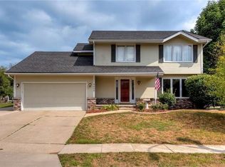 9609 Quail Rdg, Urbandale, IA 50322