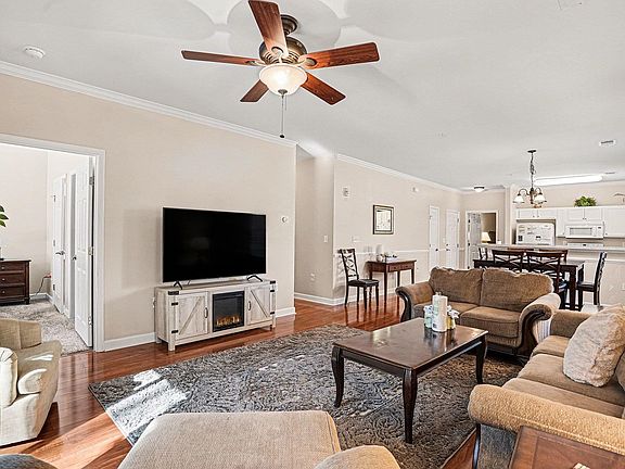 3rd image of 6253 Catalina Dr. #1111