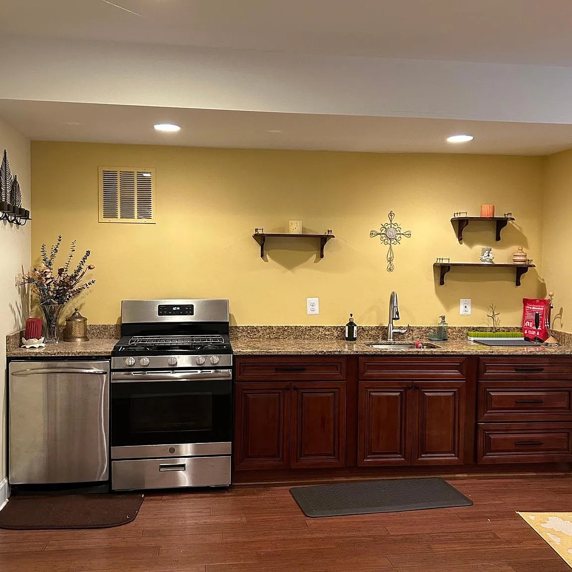1 bed, 1424 sqft, $2,500 — Photo 3