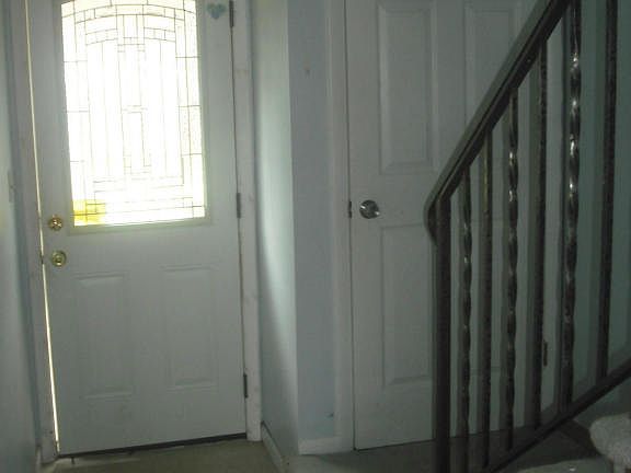 3rd image of 1210 Woodbrook Cir W APT H