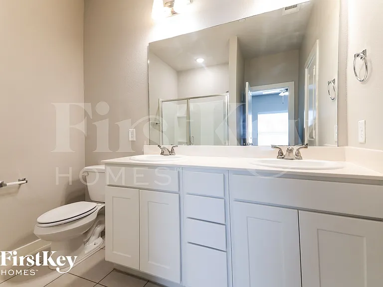 310 Niki Dr — Photo 17
