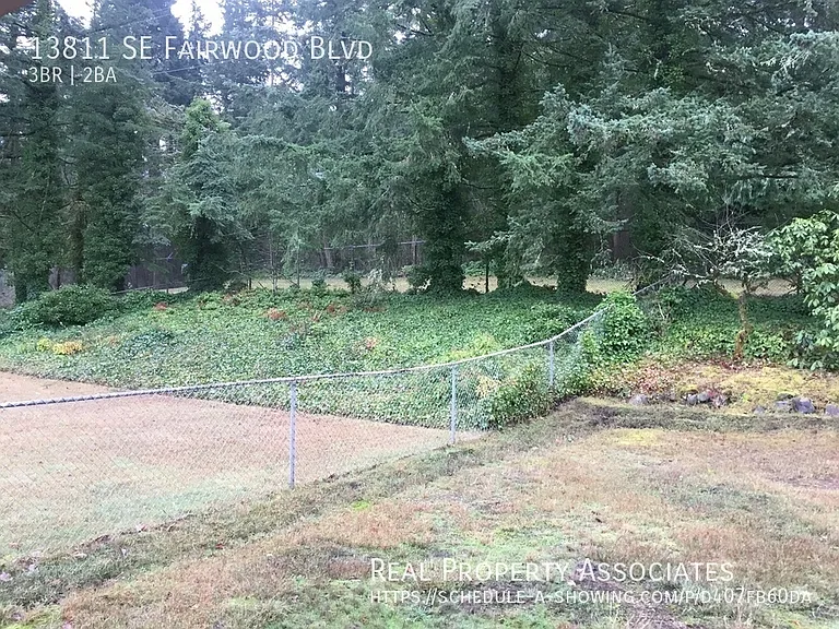 13811 SE Fairwood Blvd — Photo 18