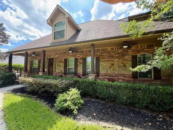 15631 Connie Ln, Montgomery, TX 77316
