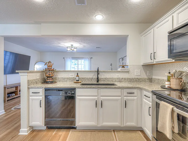 1846 Shaylin Loop — Photo 8