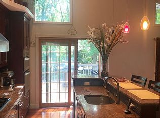 5 Hollow Tree Ct, Pomona, NY 10970