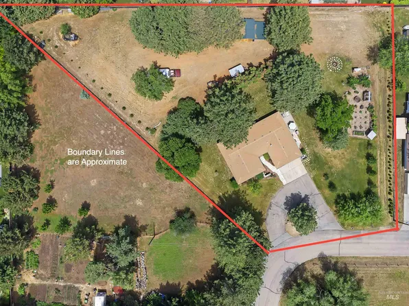 8020 W Apache Way, Garden City, ID 83714