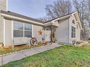 150 Avondale Ave, Azle, TX 76020
