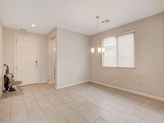 5th image of 165 Elexese Ct