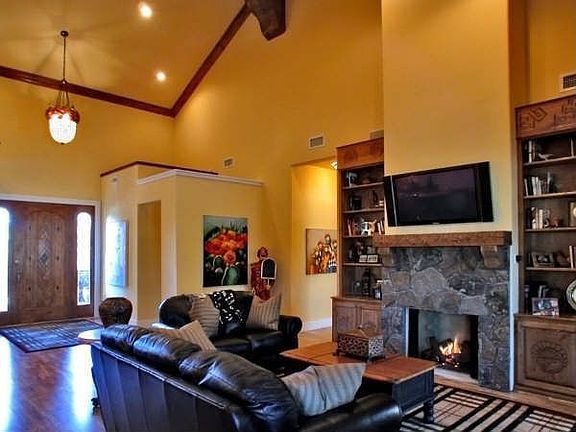 Great Room with Fireplace