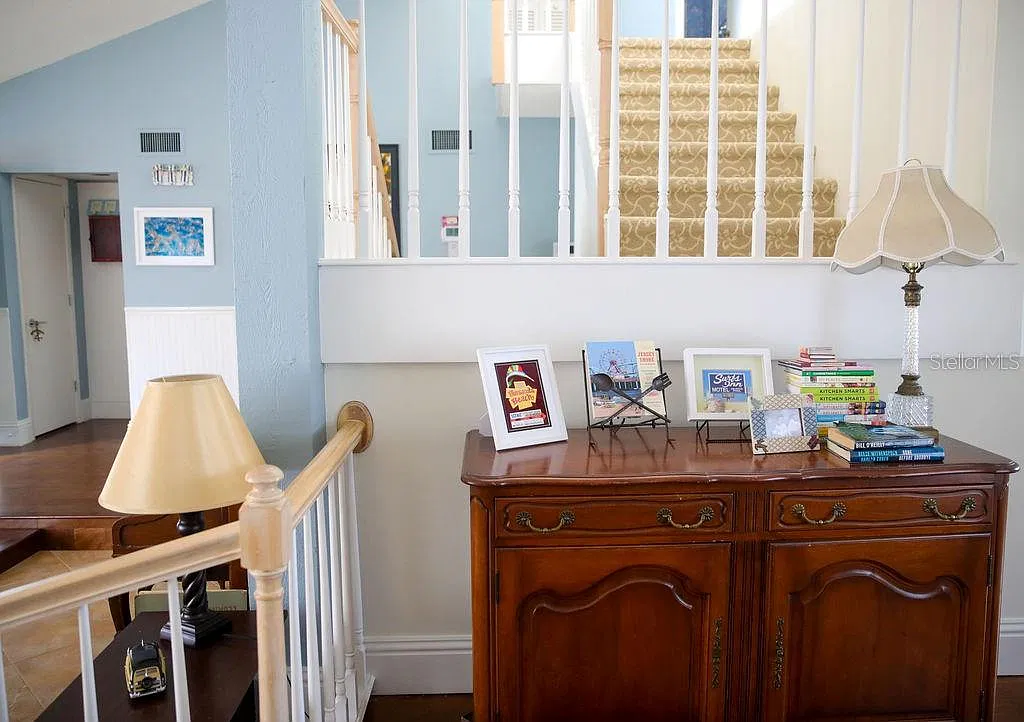3 bed, 2.5 bath, 2124 sqft, $4,500 — Photo 2