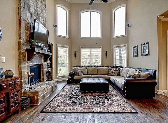 2nd image of 4848 Sangers Ct