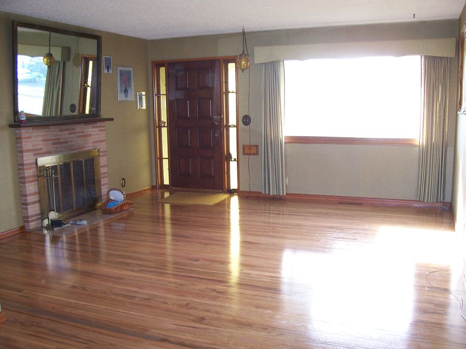 2nd image of 9341 SE Salmon Ct