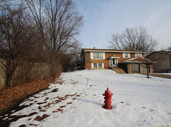 3rd image of 251 Evergreen Ln