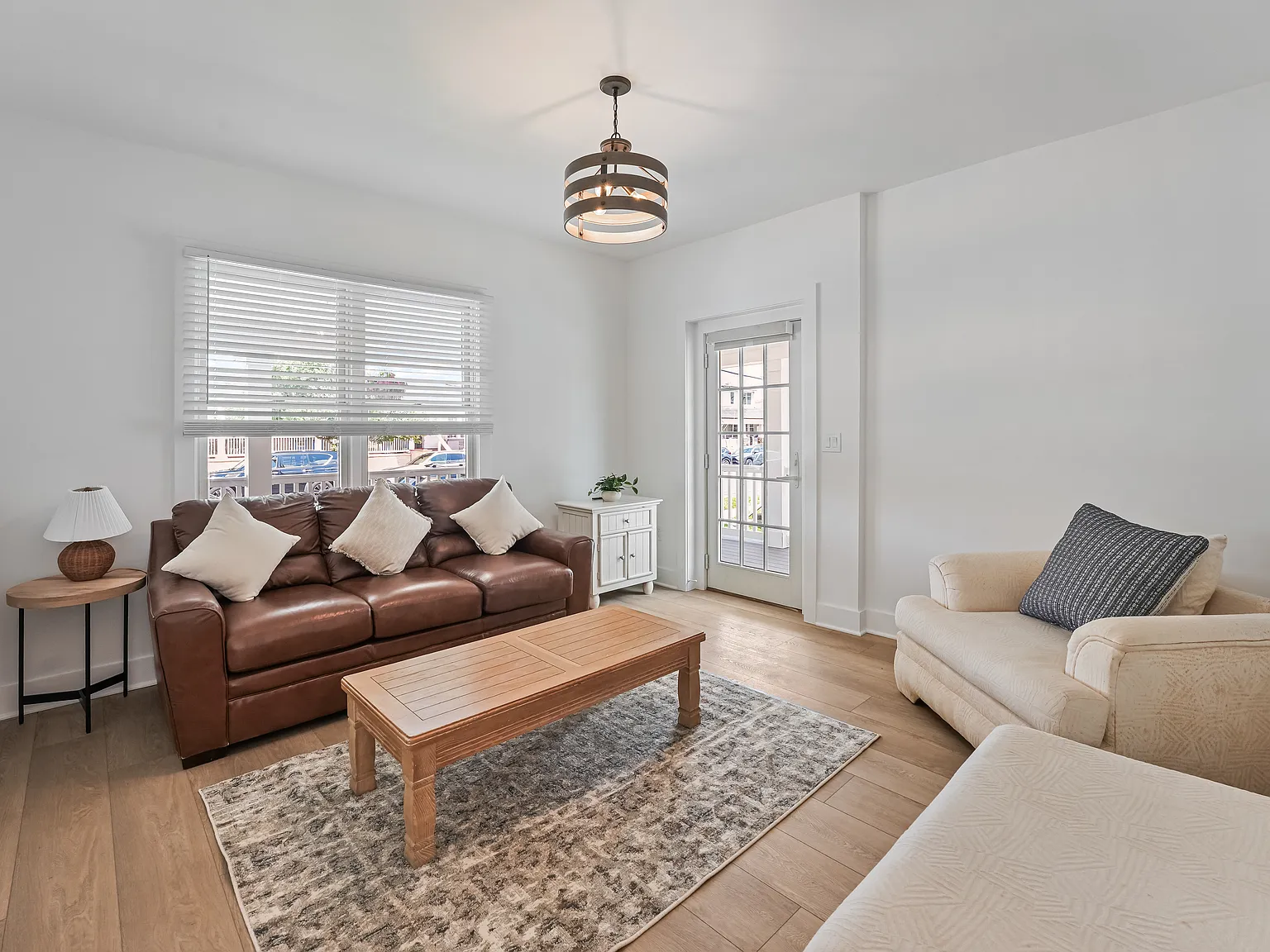 2 bed, 2153 sqft, $5,000 — Photo 4