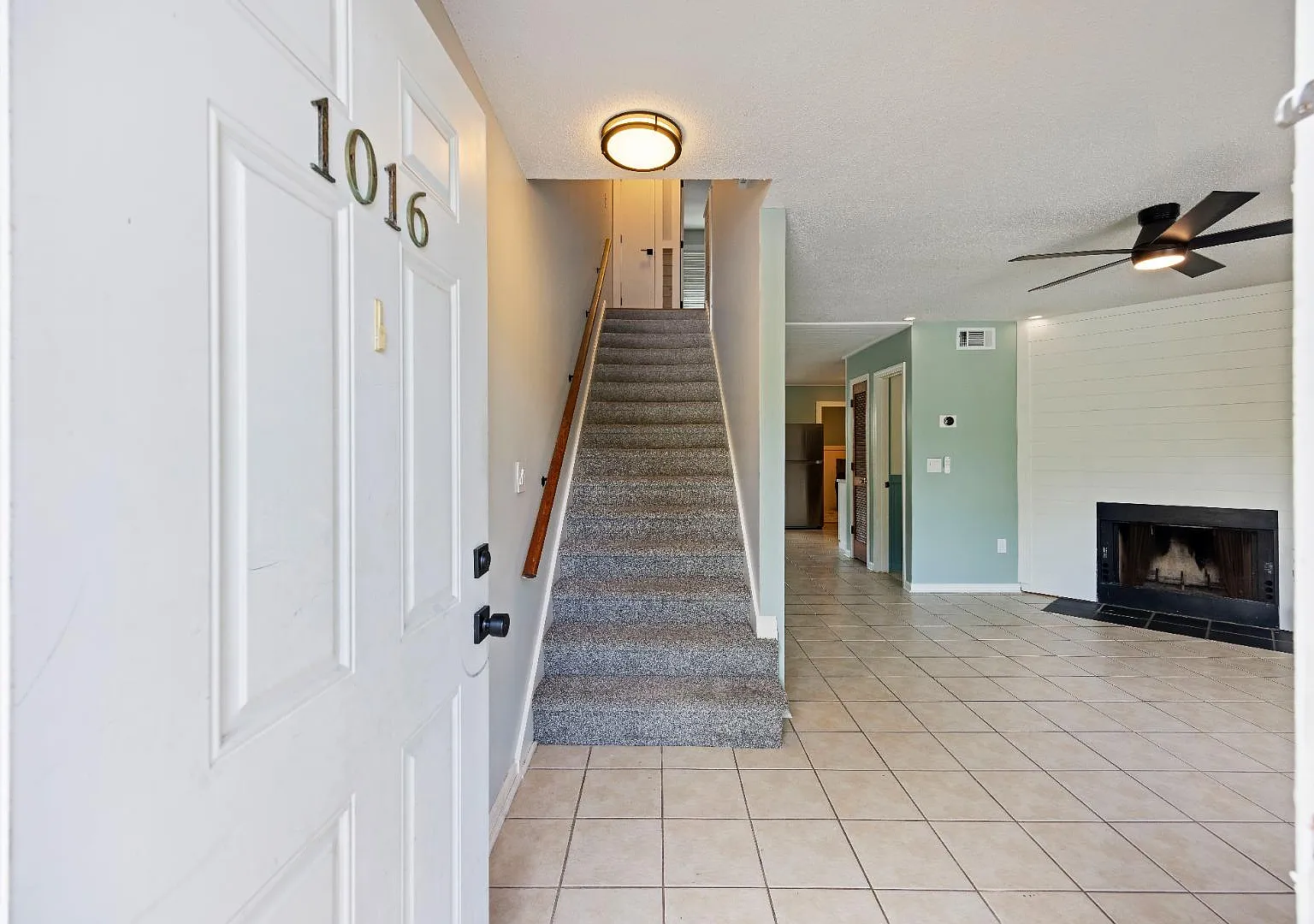 1016 Monticello Dr - 1-C — Photo 1