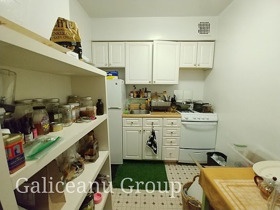 4th image of 54 W 75th St APT A