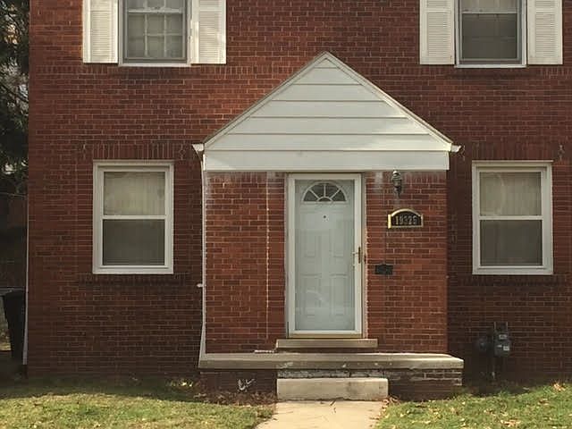 2nd image of 19325 Pinehurst St