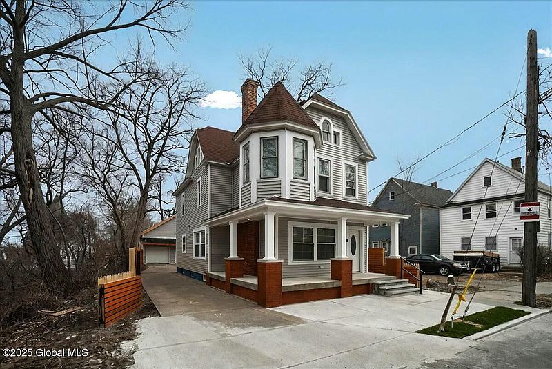 2nd image of 701 Vale Place