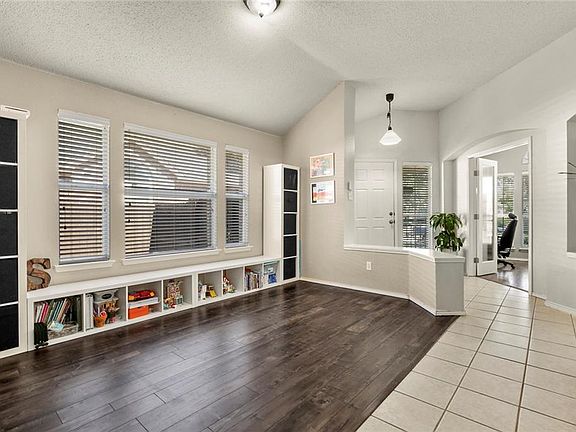 5th image of 1521 Nightingale Ln