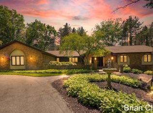 8160 Wilderness Trl NE, Ada, MI 49301