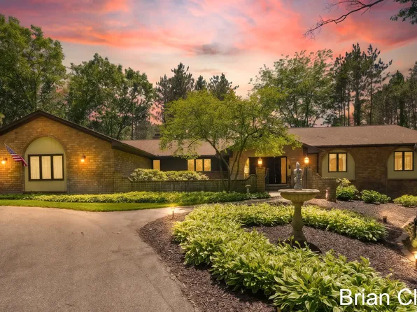 8160 Wilderness Trl NE, Ada, MI 49301