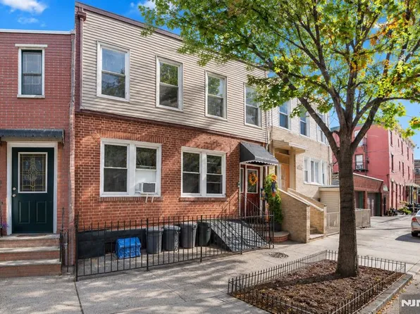 226 Brunswick St, Jersey City, NJ 07302