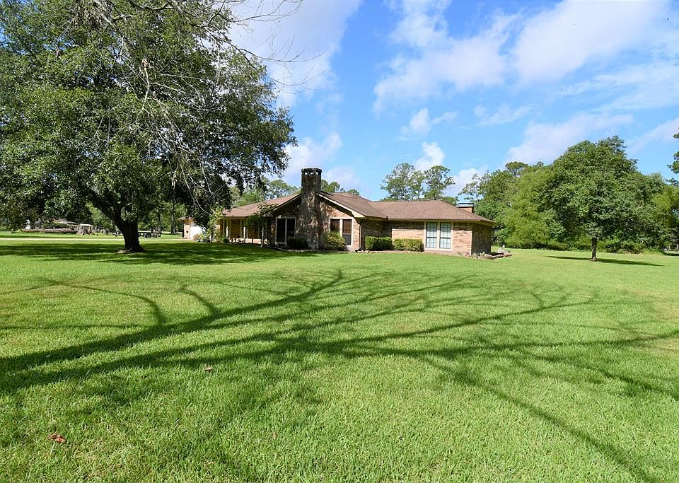 1st image of 315 Countrywood Cir