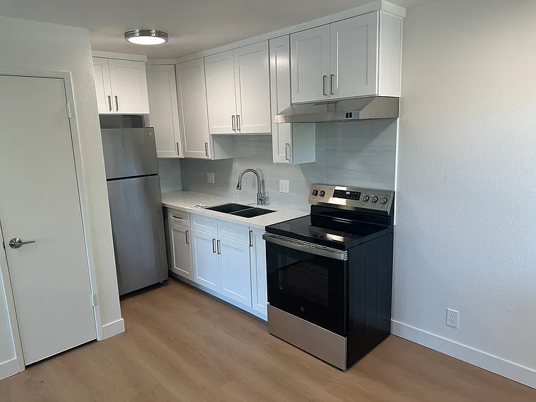 270 W Alamar Ave #15 — Photo 7
