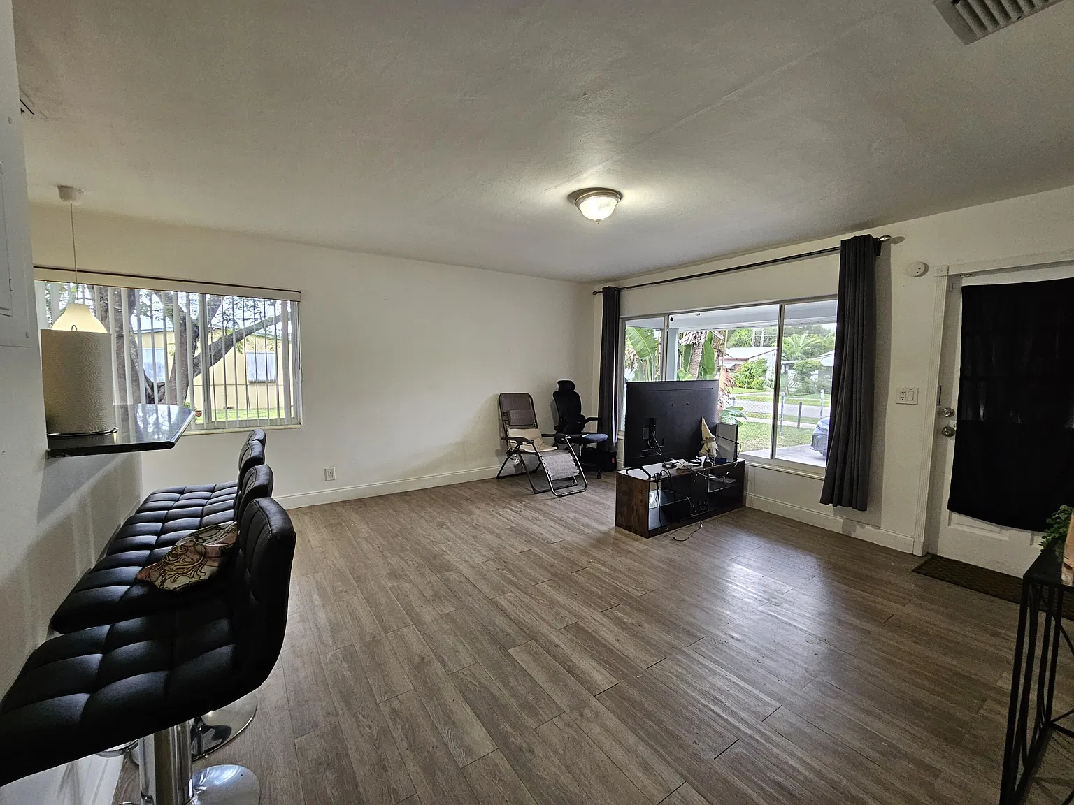 3 bed, 2.0 bath, 1134 sqft, $3,100 — Photo 3
