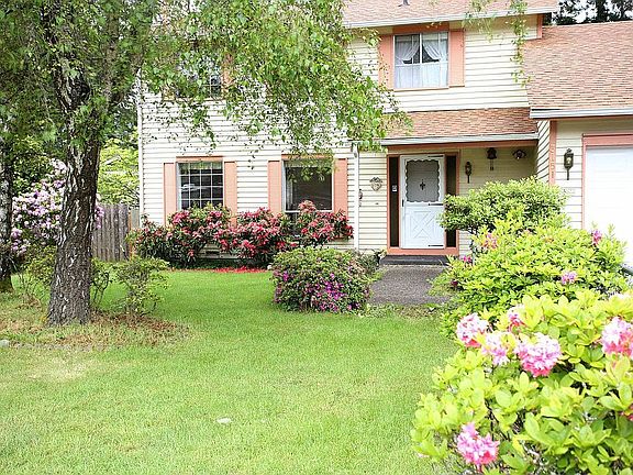 2nd image of 3151 SE Beechcrest Ct
