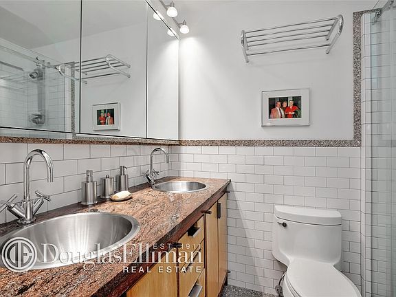 3rd image of 295 Greenwich St #4GN