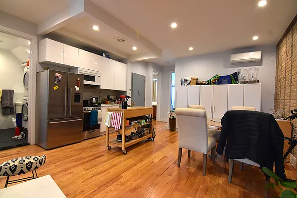 Rented by Douglas Elliman | media 23