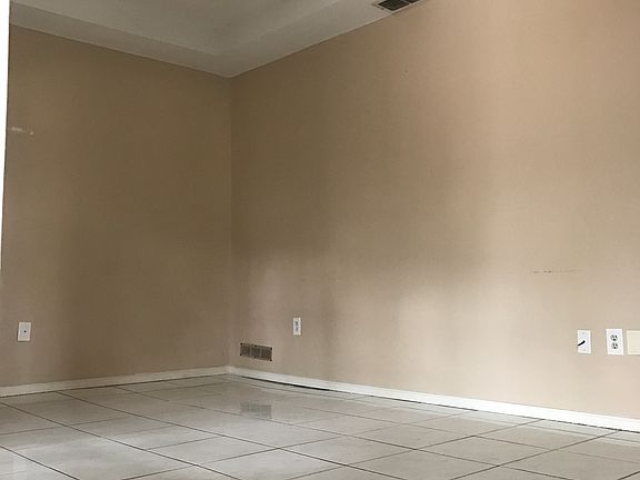 3rd image of 916 W Caffery Ave APT 9