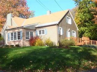 8 Rutherford Rd, West Sand Lake, NY 12196