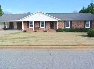 207 Convair Dr, Spartanburg, SC 29301