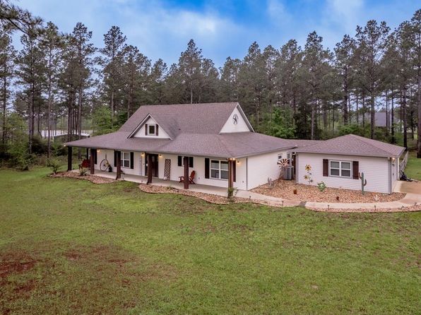 1000 County Road 779, Douglass, TX 75943