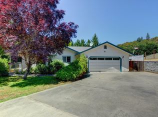 431 Robbins Ave, Rogue River, OR 97537