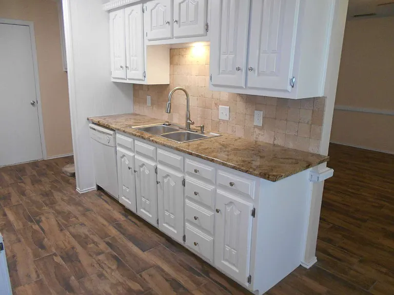 5739 Emory St — Photo 10