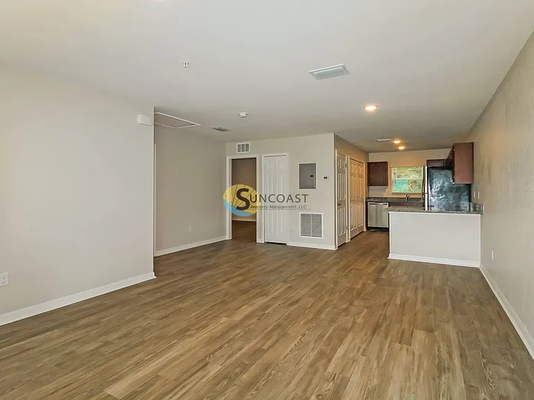 2103 NE 78th Ln — Photo 8