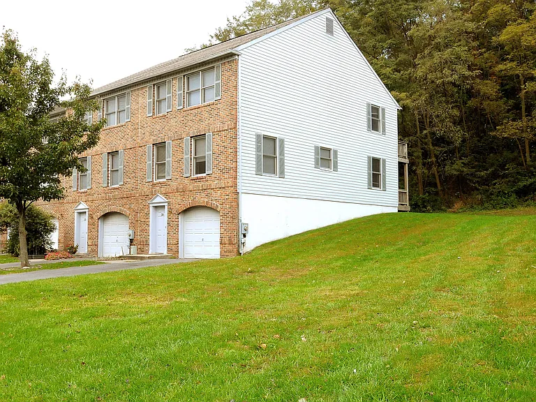 Walden Townhomes — Photo 22