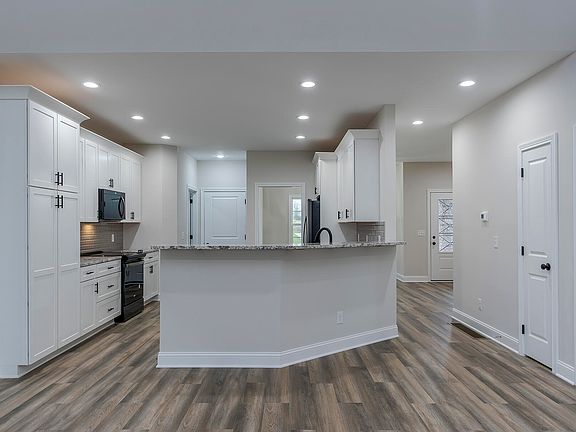 3rd image of 1029 Mission Dr