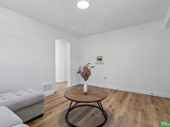 5th image of 3909 Blondo St