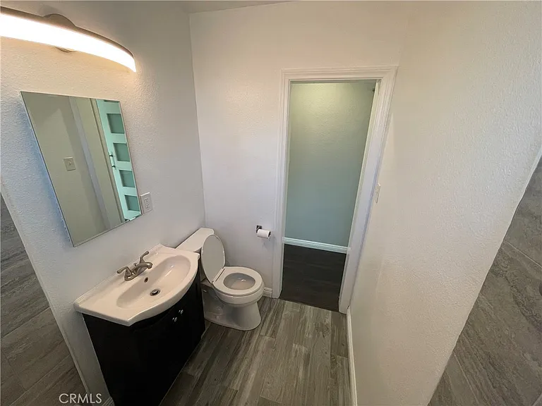 1707 W 81st St — Photo 16