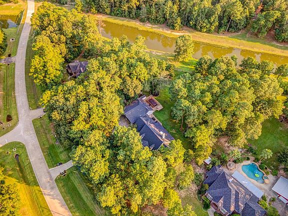 3rd image of 806 Vista Del Lago Dr
