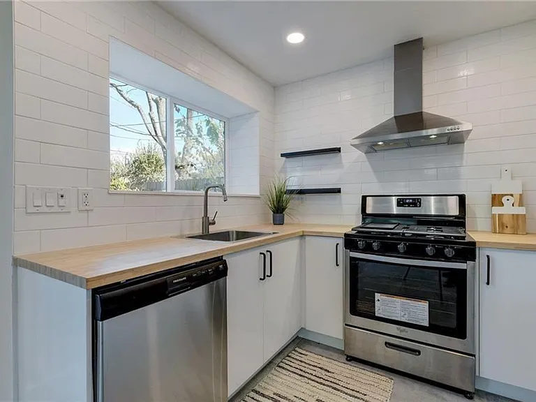 4602 Everest Ln — Photo 8