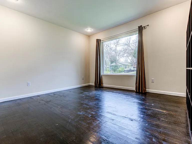4813 Duval St — Photo 12