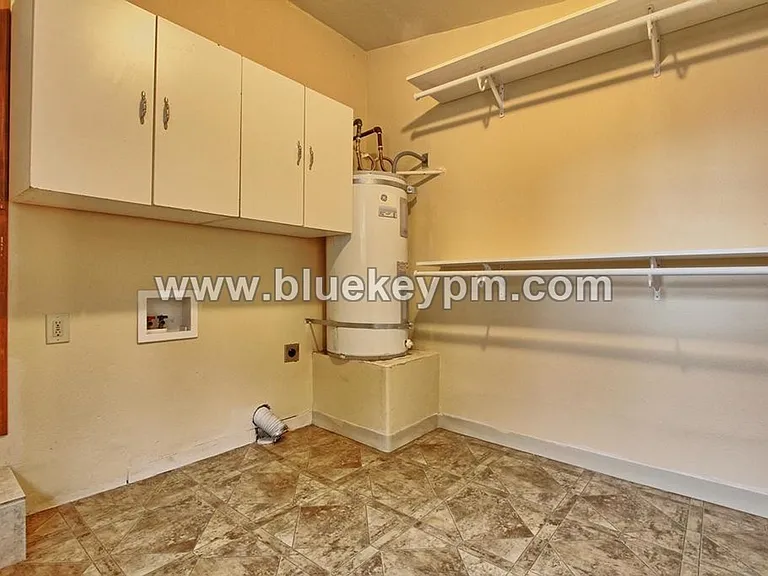 140 NE 156th Ave — Photo 9