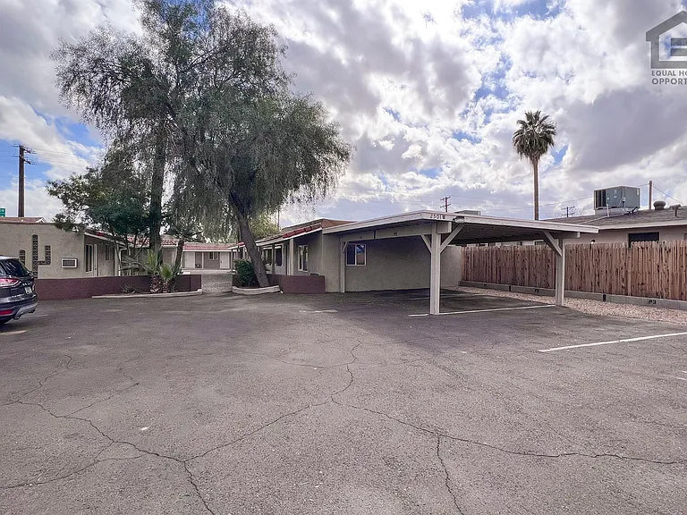 2501 W Belmont Ave — Photo 17
