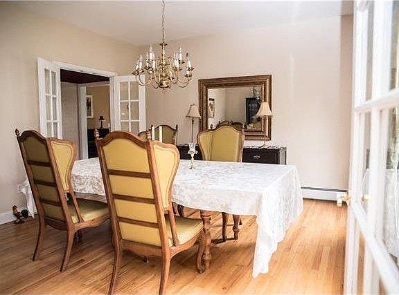 Formal dining room