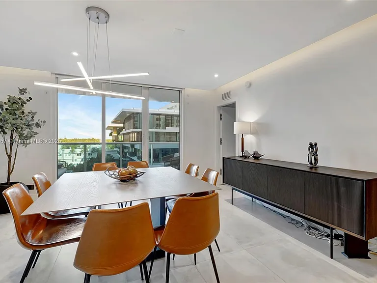 2301 Collins Ave #634 — Photo 24
